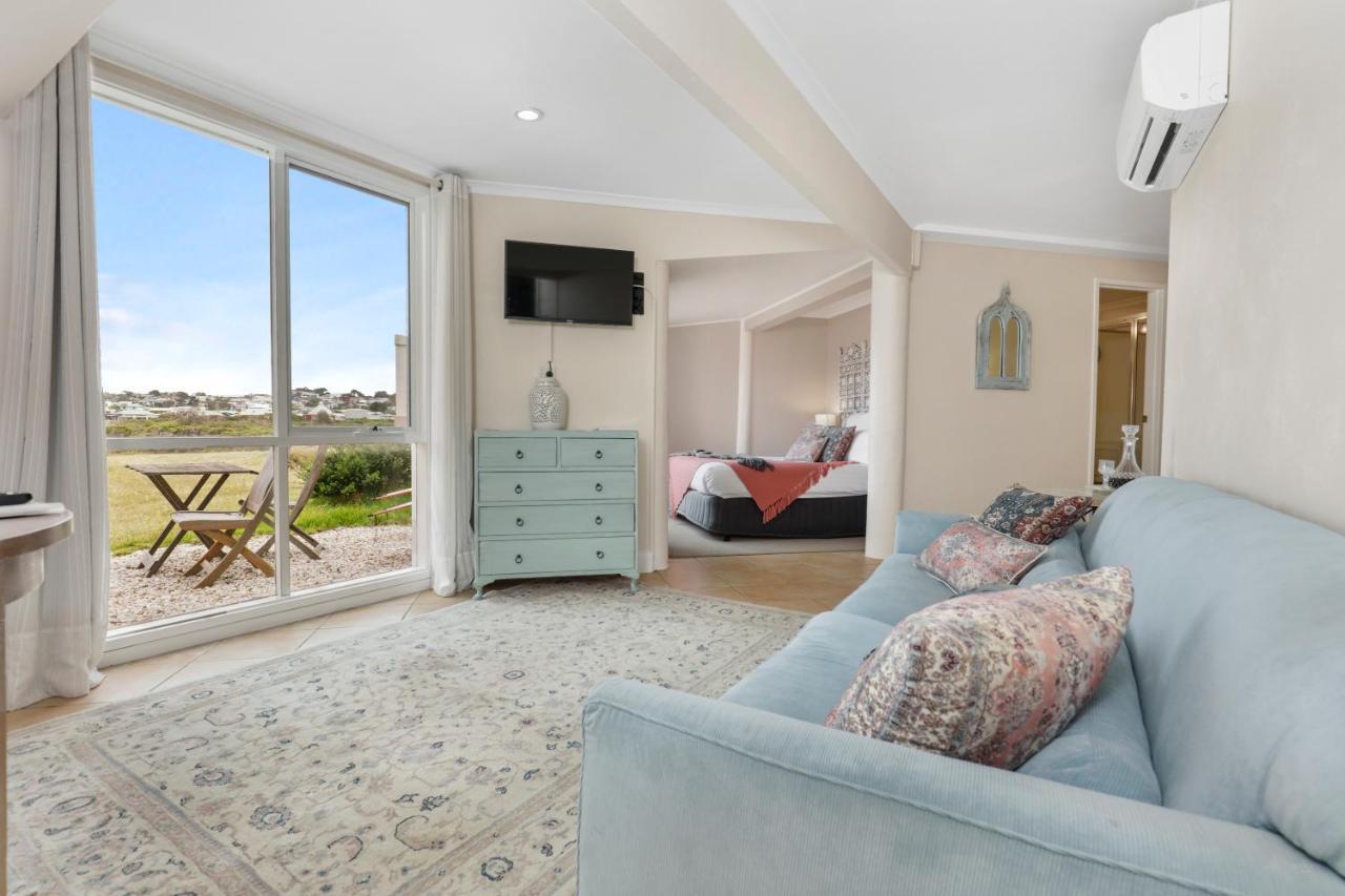 Clifftop Hotel Smiths Beach Exterior photo